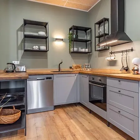 Sepa Shack - Newly Renovated With Sauna Apartment Pärnu